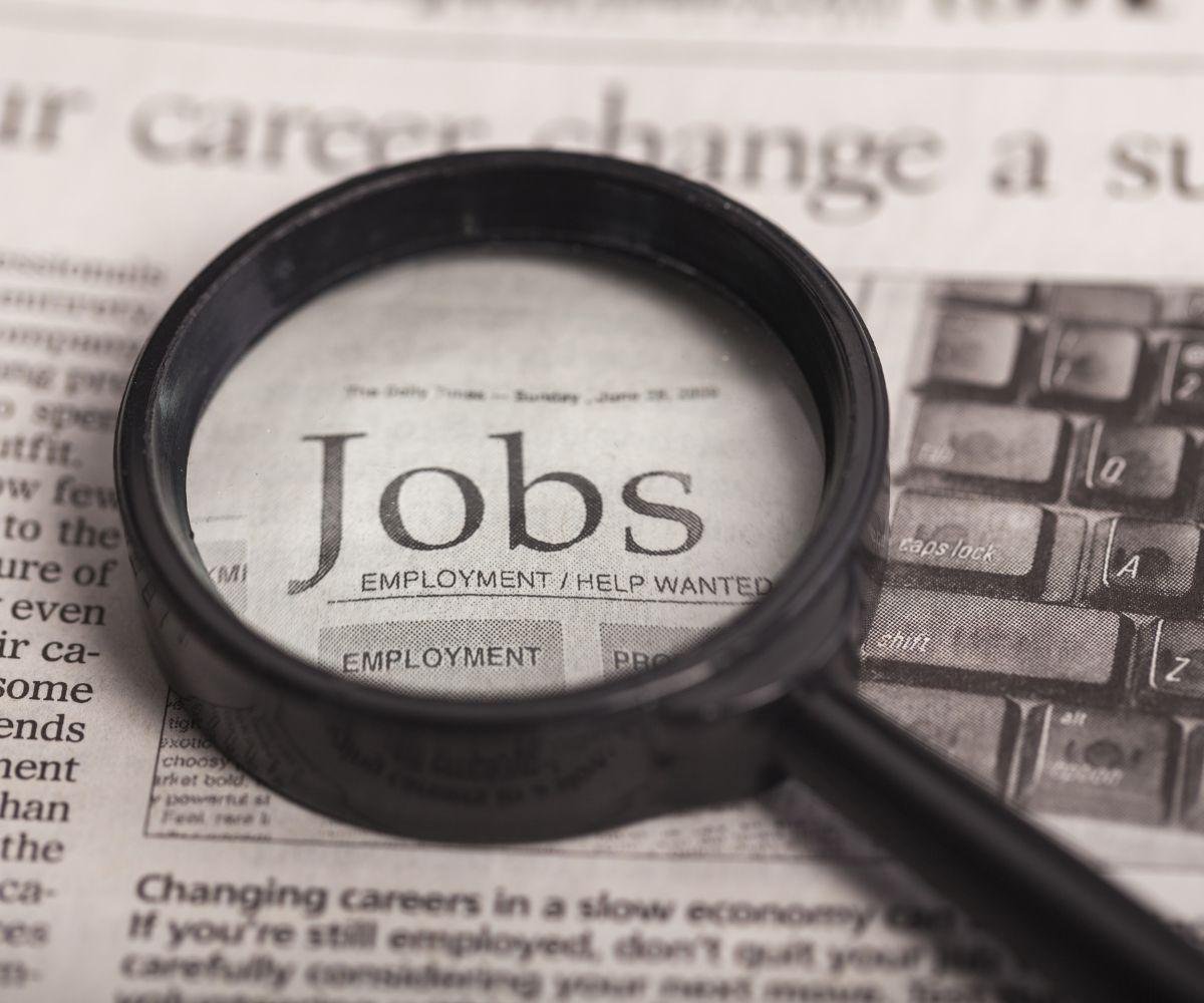 Jobs for 18 Year Olds That Pay Well - Top Careers to Start Now